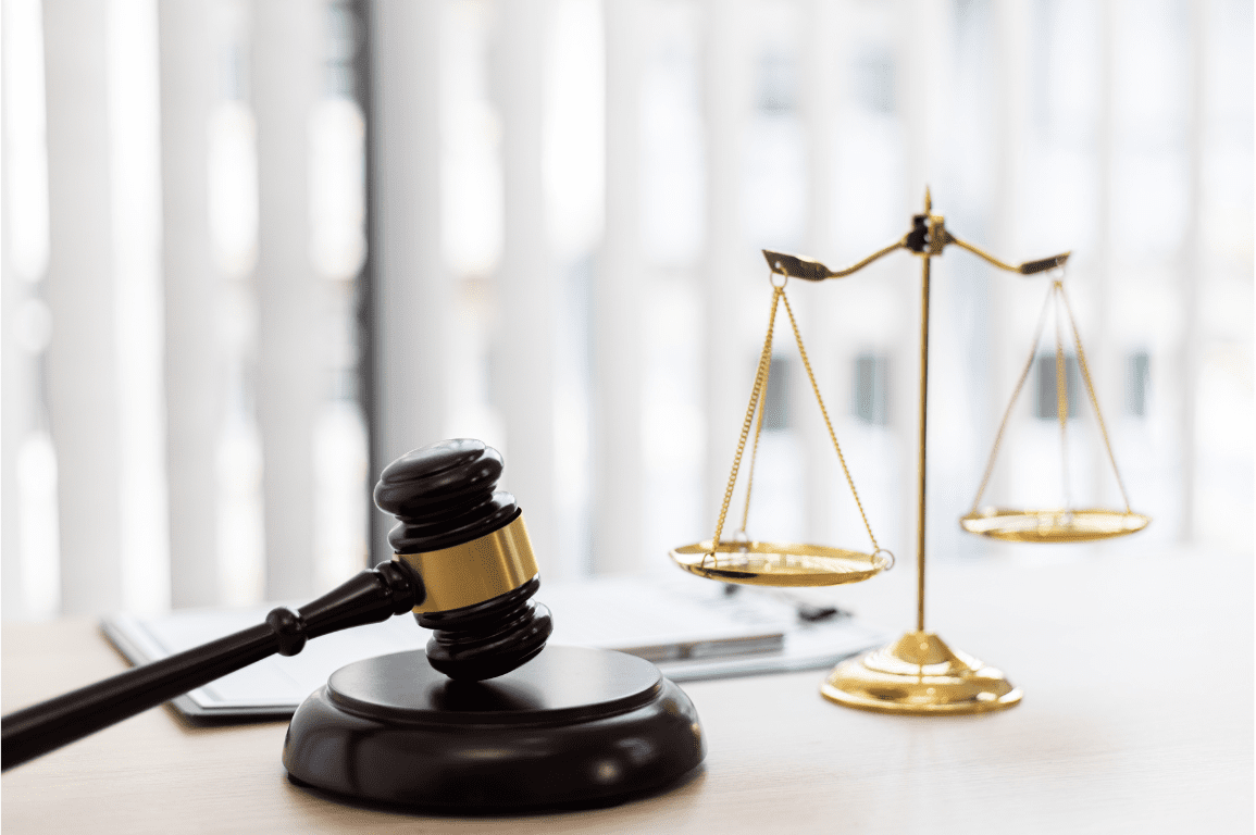 Gerichtshammer und Waage